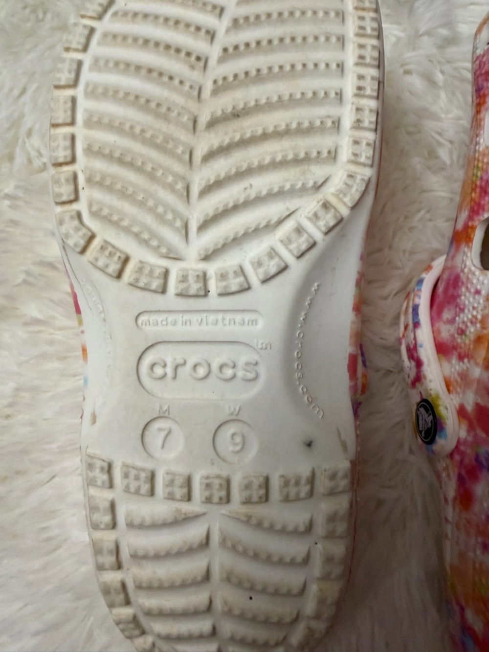 Women Tie-Dye Crocs Clog Sandals - White Multicolor Size 9 - Picture 5 of 9
